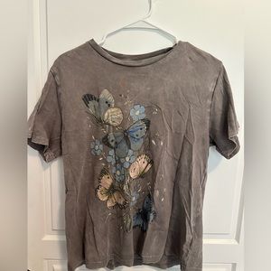 Butterfly tee.